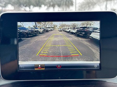 Used 2019 Mercedes-Benz GLC 300 GLC 300 w/ Premium Package image 14