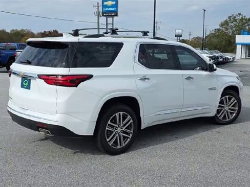 Certified 2023 Chevrolet Traverse High Country w/ LPO, Floor Liner Package image 8