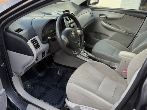 Used 2013 Toyota Corolla LE FWD image 8