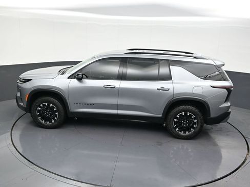 Used 2025 Chevrolet Traverse Z71 AWD/4WD image 17