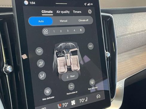 Used 2026 Volvo XC90 B5 Plus w/ Protection Package image 22