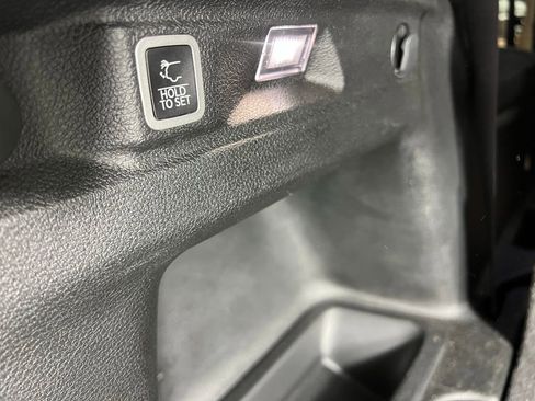 Used 2023 Jeep Grand Cherokee L Limited image 31