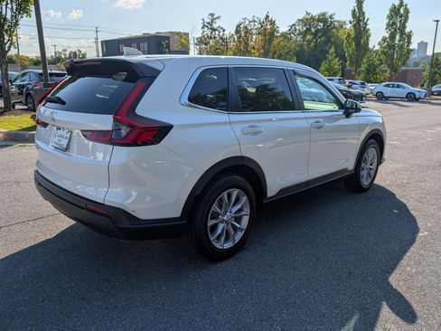 Used 2024 Honda CR-V EX-L image 3