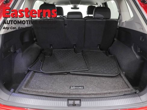 Used 2023 Volkswagen Tiguan SE AWD/4WD image 9