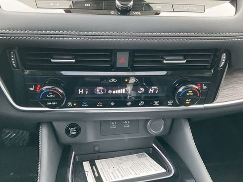 New 2026 Nissan Rogue Platinum w/ Platinum Premium Package image 16