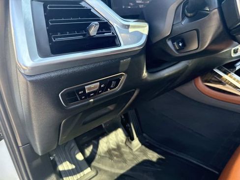 Used 2023 BMW X7 xDrive40i image 26