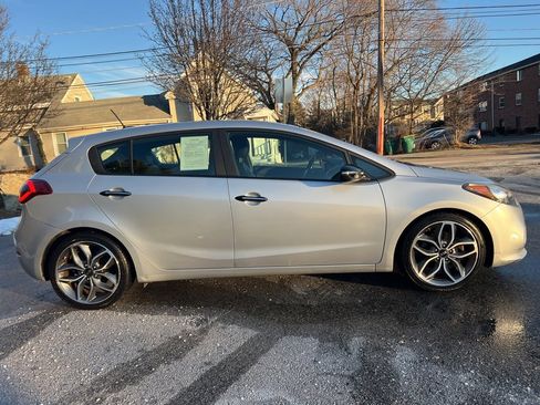 Used 2016 Kia Forte SX image 6