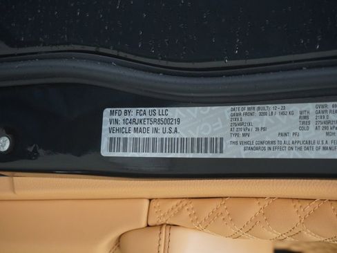 Certified 2024 Jeep Grand Cherokee L Summit AWD/4WD image 56