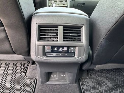 Certified 2023 Volkswagen Atlas SE w/ Panoramic Sunroof Package AWD/4WD image 13