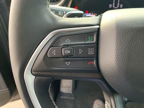 Used 2025 Jeep Grand Cherokee L Altitude AWD/4WD image 24