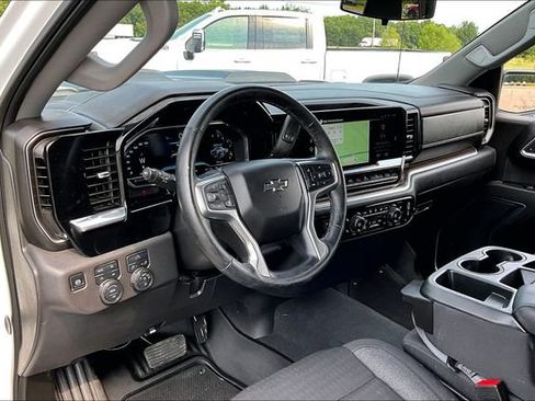 Used 2025 Chevrolet Silverado 1500 LT Trail Boss w/ Protection Package AWD/4WD image 18