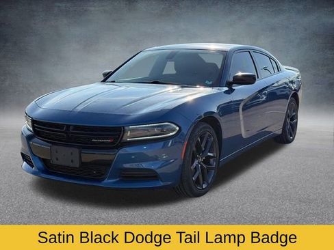 Used 2022 Dodge Charger SXT w/ Blacktop Package image 9