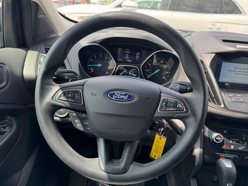 Used 2017 Ford Escape SE w/ Equipment Group 201A FWD image 10
