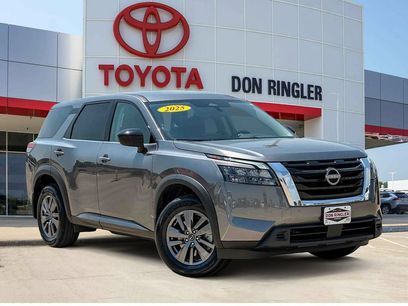 Used 2025 Nissan Pathfinder S