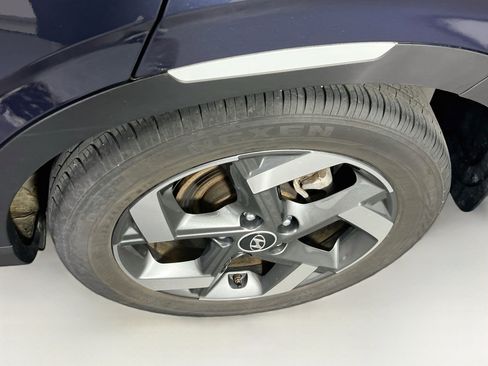 Used 2023 Hyundai Venue Limited image 30