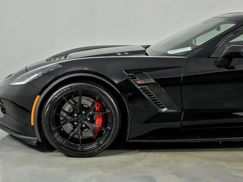Used 2018 Chevrolet Corvette Z06 RWD image 7