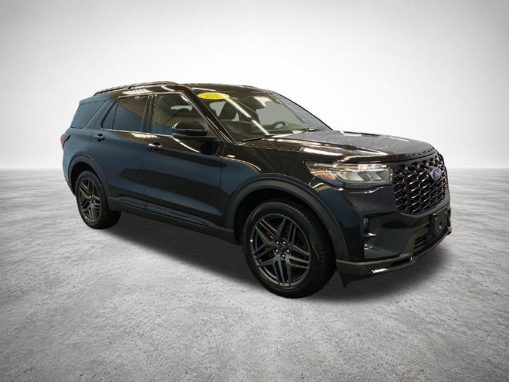 Used 2025 Ford Explorer ST-Line w/ ST-Line Street Pack AWD/4WD image 7