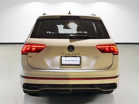 Certified 2024 Volkswagen Tiguan SE R-Line FWD image 4