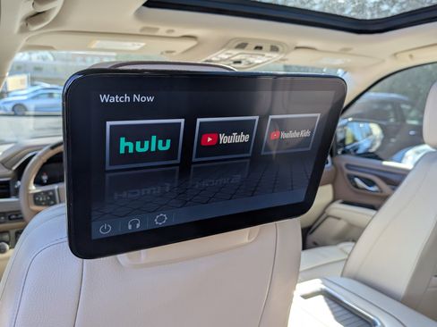 Used 2023 GMC Yukon XL Denali w/ Denali Reserve Package image 17