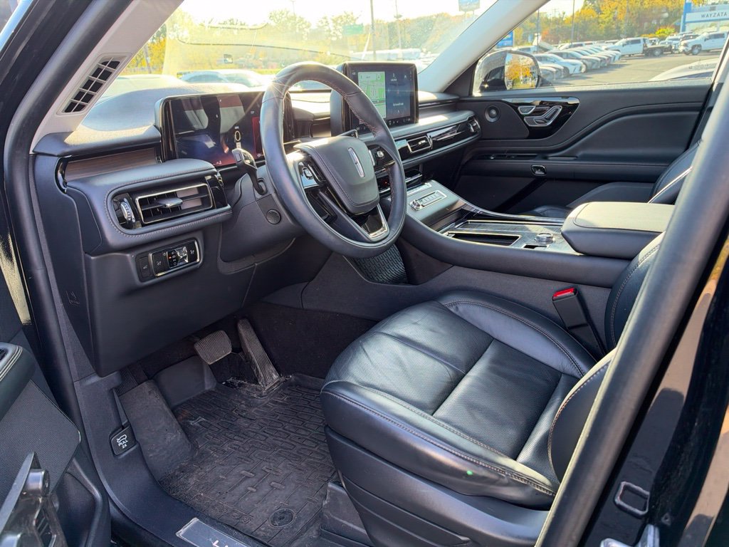 Used 2025 Lincoln Aviator Reserve w/ Jet Appearance Package AWD/4WD image 31
