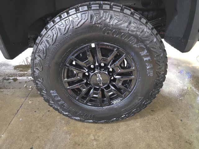 New 2026 Chevrolet Silverado 2500 ZR2 AWD/4WD image 35