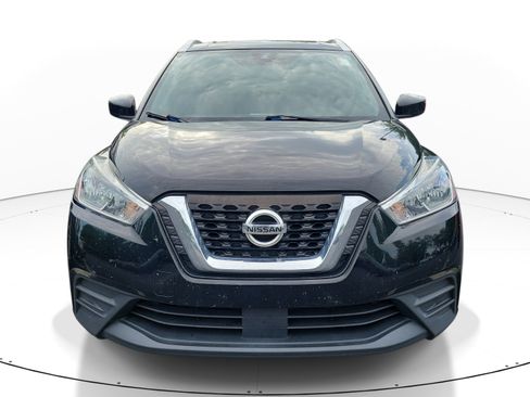 Used 2020 Nissan Kicks SV FWD image 2