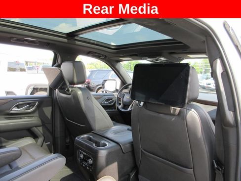 Used 2021 Chevrolet Suburban High Country w/ Premium Package 2 AWD/4WD image 19