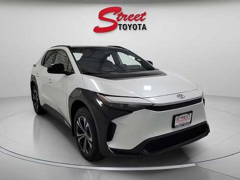 Certified 2023 Toyota bZ4X FWD image 6