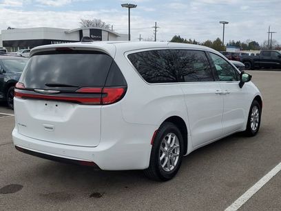 Used 2024 Chrysler Pacifica Touring-L