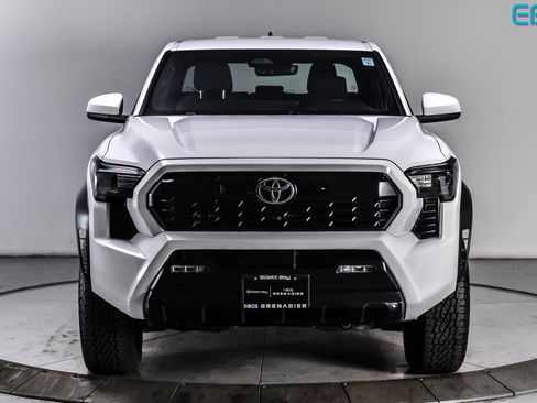 Used 2024 Toyota Tacoma TRD Off-Road AWD/4WD image 8