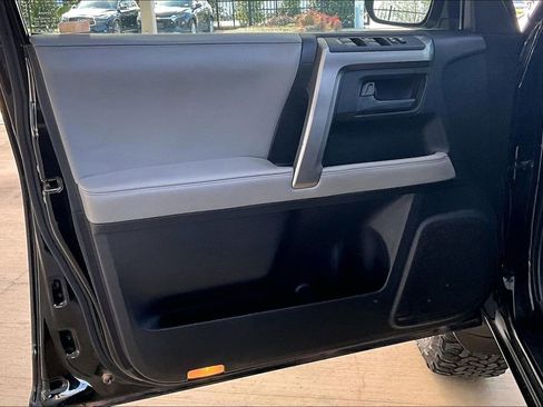 Used 2010 Toyota 4Runner SR5 image 17