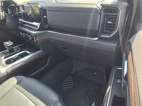 Used 2023 Chevrolet Silverado 1500 LT Trail Boss w/ LPO, Dark Essentials Package image 18