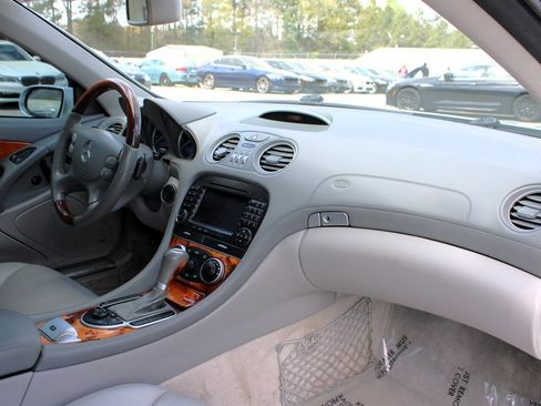 Used 2008 Mercedes-Benz SL 550 image 25