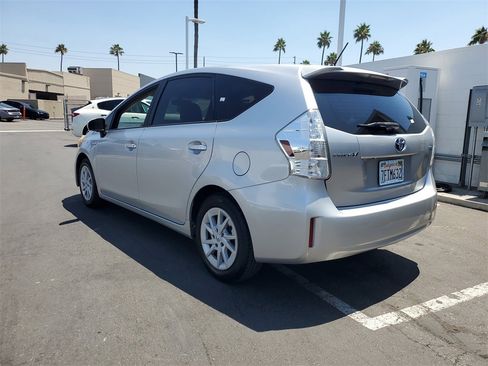 Used 2014 Toyota Prius V Two image 2