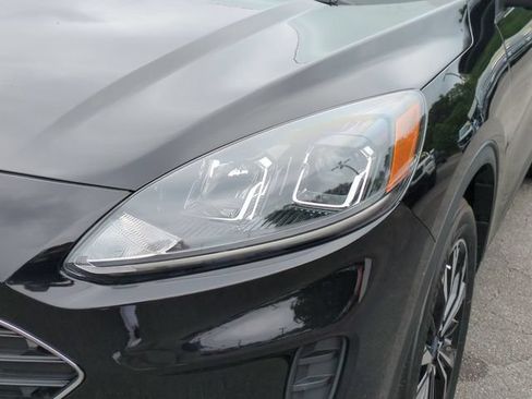 Used 2022 Ford Escape SE w/ SE Sport Appearance Package AWD/4WD image 9