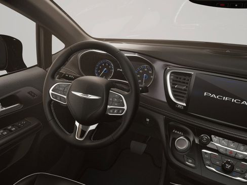 New 2026 Chrysler Pacifica Limited image 9