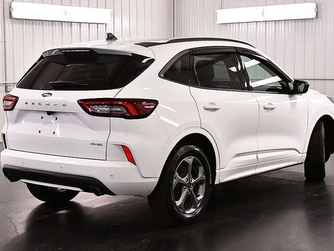 Used 2023 Ford Escape ST-Line AWD/4WD image 7