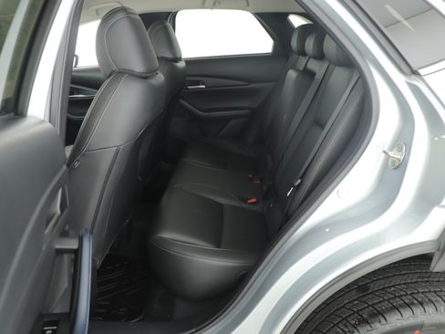 Used 2021 MAZDA CX-30 FWD 2.5 S w/ Select Package image 9