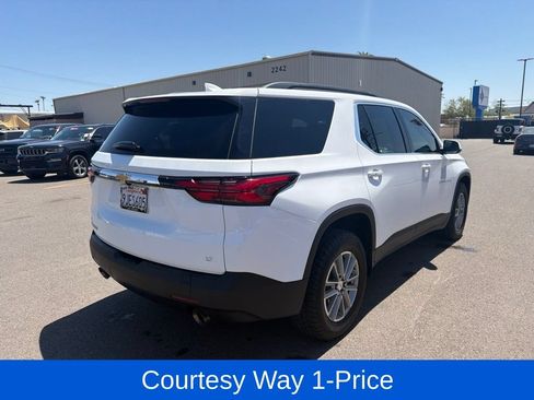 Used 2023 Chevrolet Traverse LT FWD image 4