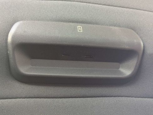 Used 2025 Ford Expedition Active RWD image 27