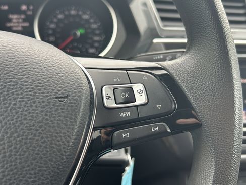 Used 2019 Volkswagen Tiguan S image 19