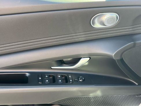 New 2026 Hyundai Elantra Limited FWD image 30