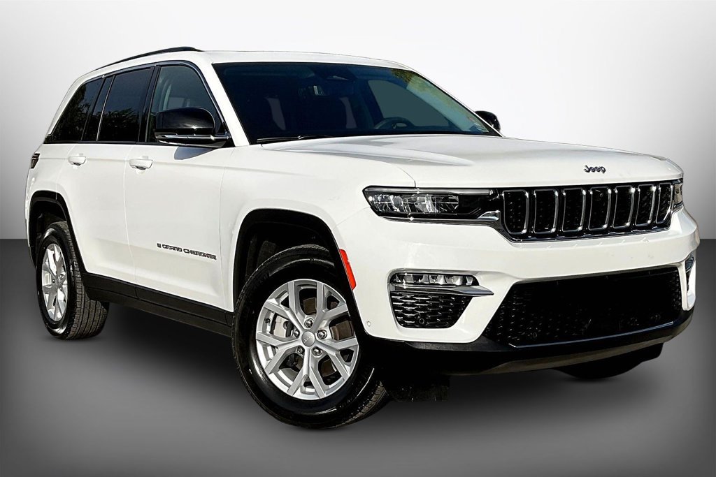 Used 2024 Jeep Grand Cherokee Limited w/ Luxury Tech Group II AWD/4WD image 3