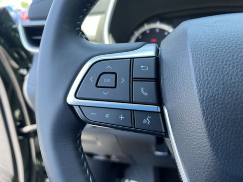 Used 2024 Toyota Highlander XLE AWD/4WD image 32