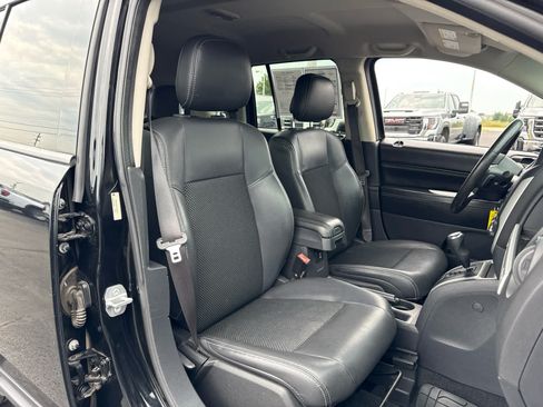 Used 2015 Jeep Compass Latitude AWD/4WD image 21
