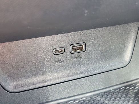 Used 2025 Chevrolet Equinox LT image 25