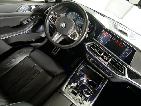Used 2021 BMW X7 M50i AWD/4WD image 9