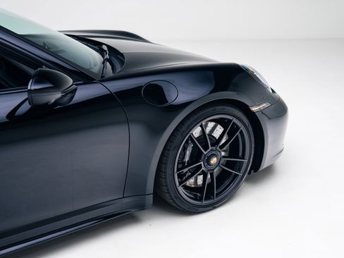 Used 2024 Porsche 911 Carrera GTS image 22