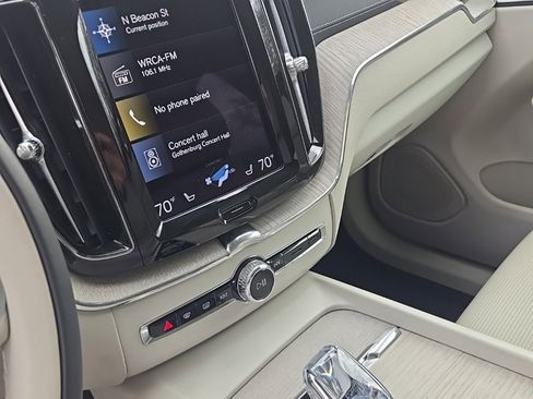 Used 2021 Volvo XC60 T8 Inscription w/ Advanced Package image 19