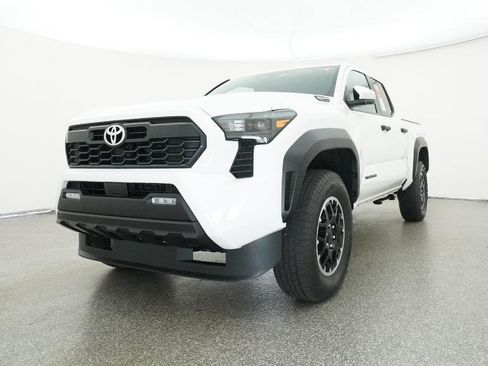 Certified 2025 Toyota Tacoma TRD Off-Road w/ TRD Off Road Upgrade Package image 4